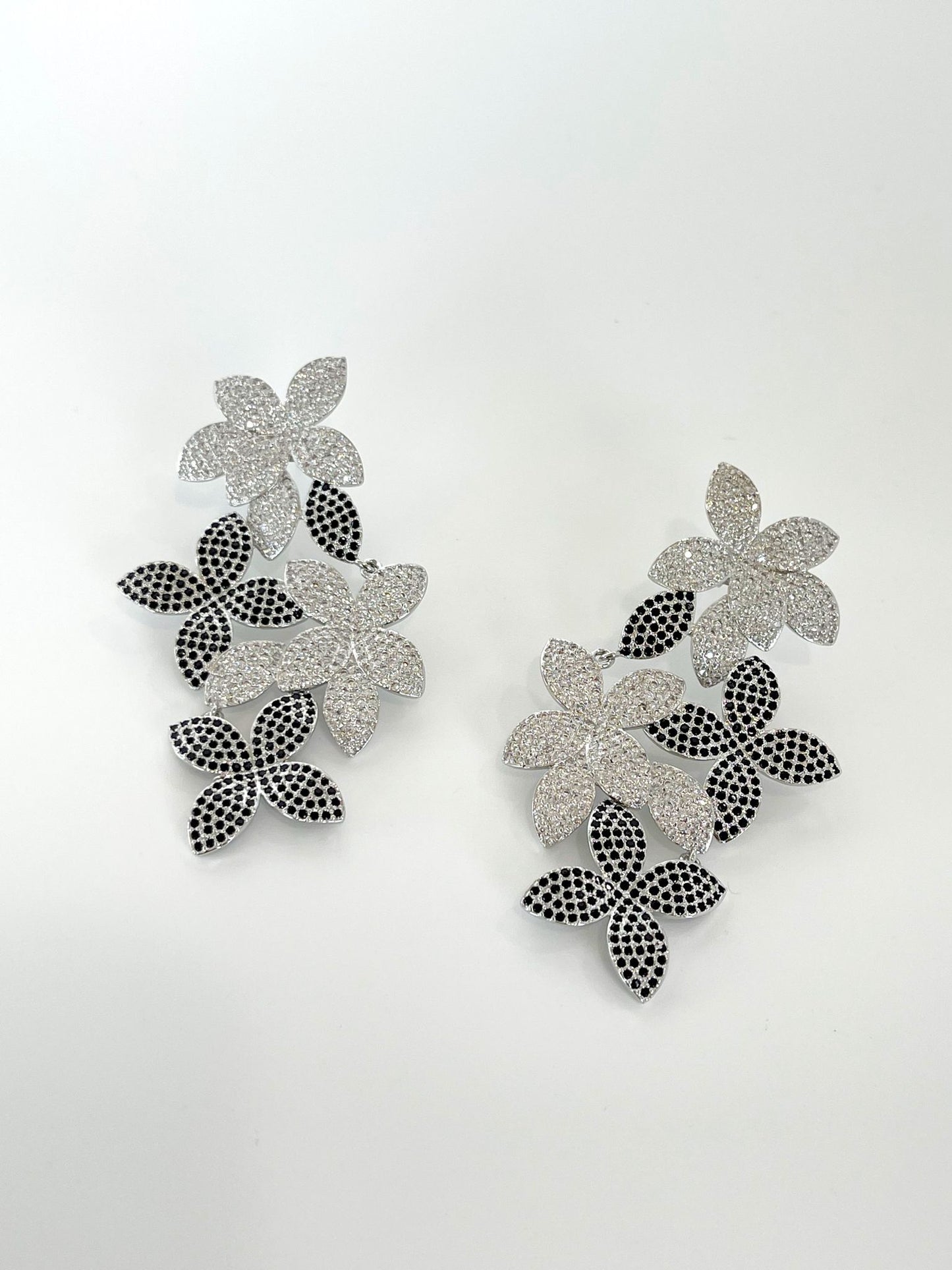 Emili Maxi Earrings Black