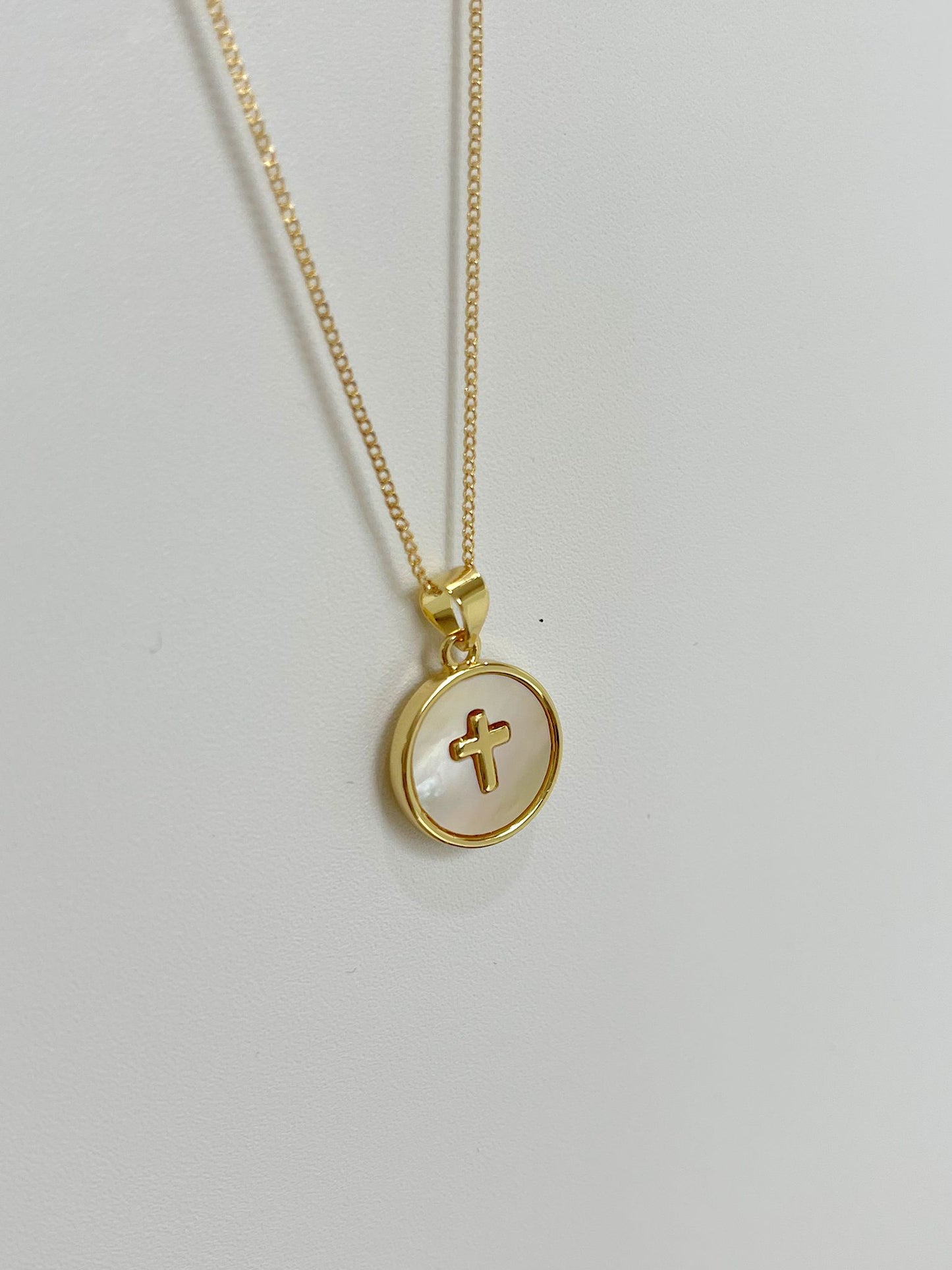 Cruz de Nacar Necklace