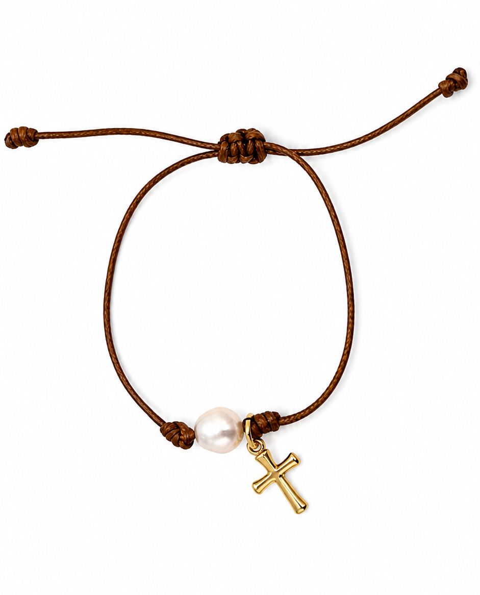 Pearl cross bracelet | By Sandra frometa