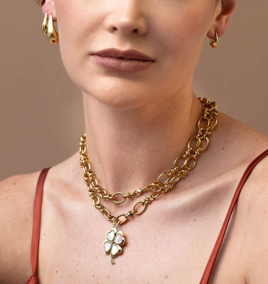 CLEVER CLOVER Mother of Pearl Maxi Chain