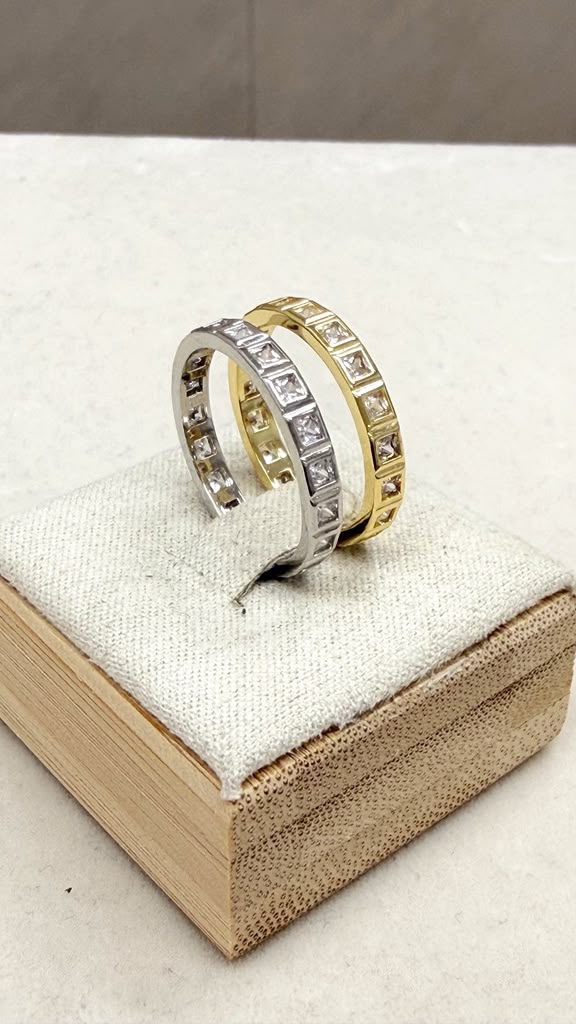 Iliana Ring