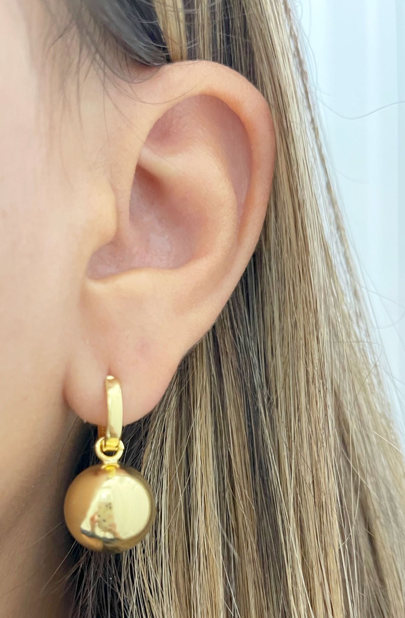 Amira Hoops