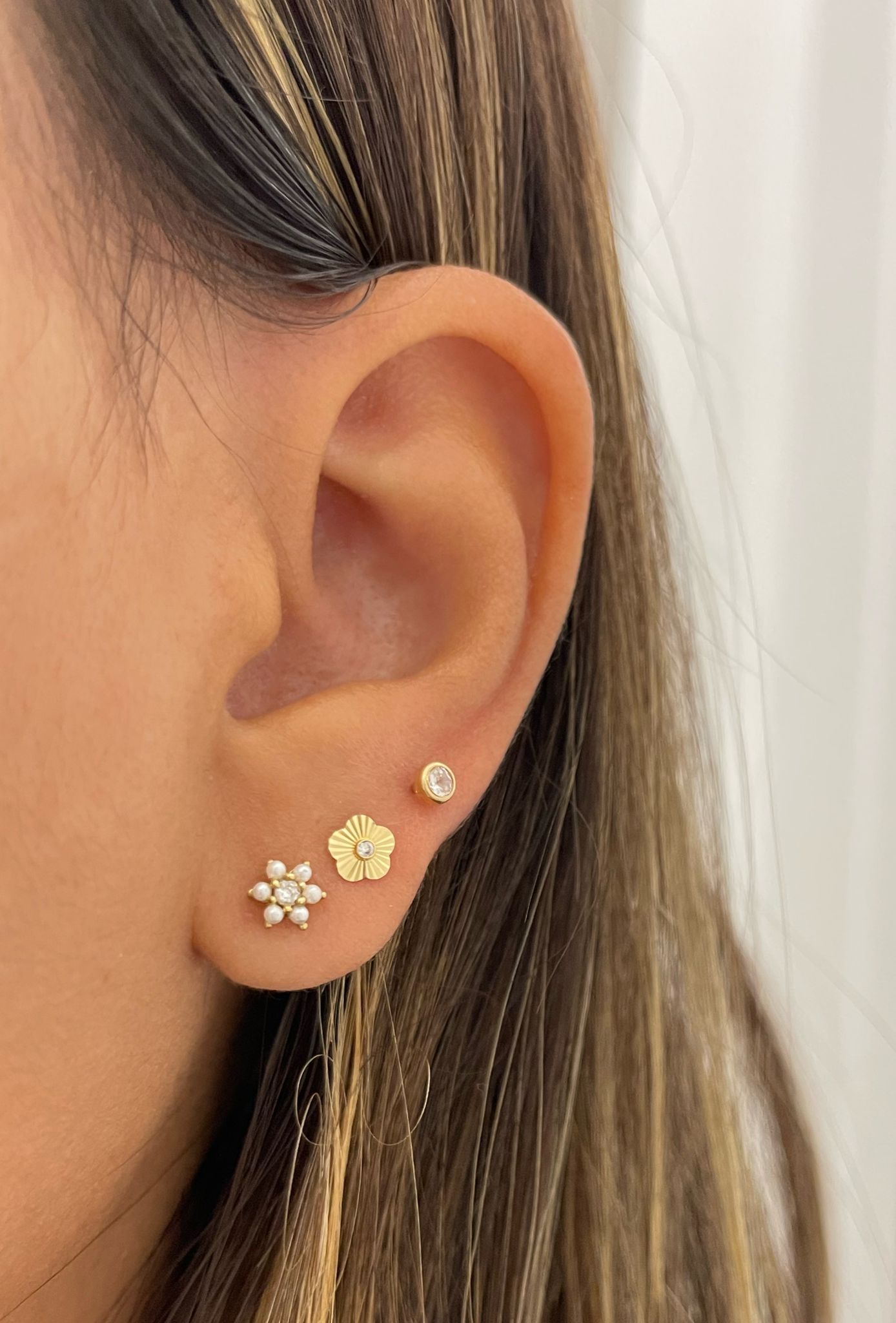 Pearl flower mini earrings