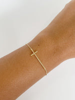 Load image into Gallery viewer, Cross gold  bracelet
