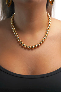 Medium gold necklace