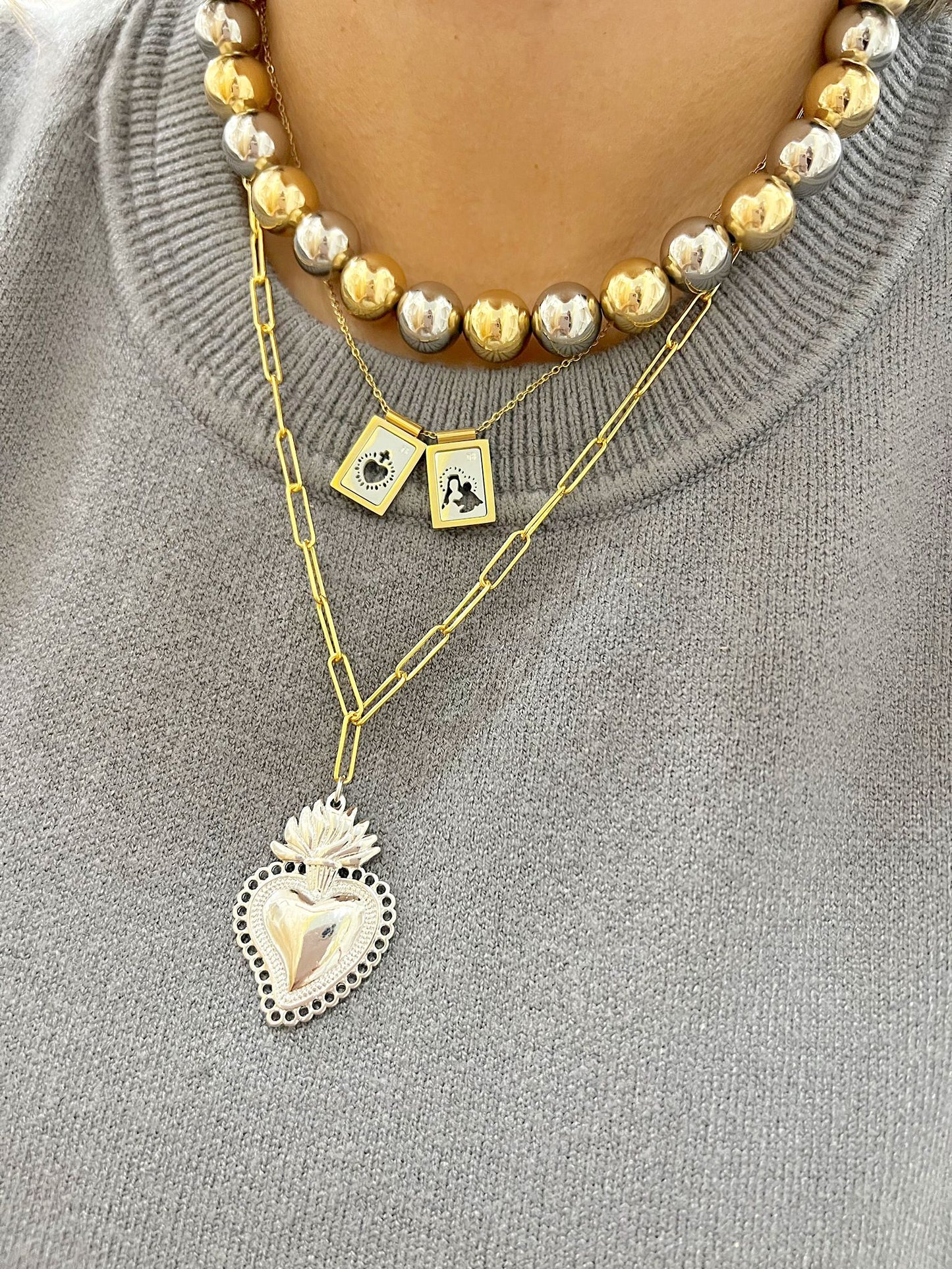 Sagrado Corazón de Jesús Necklace
