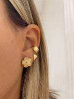 Load image into Gallery viewer, Daisy earrings
