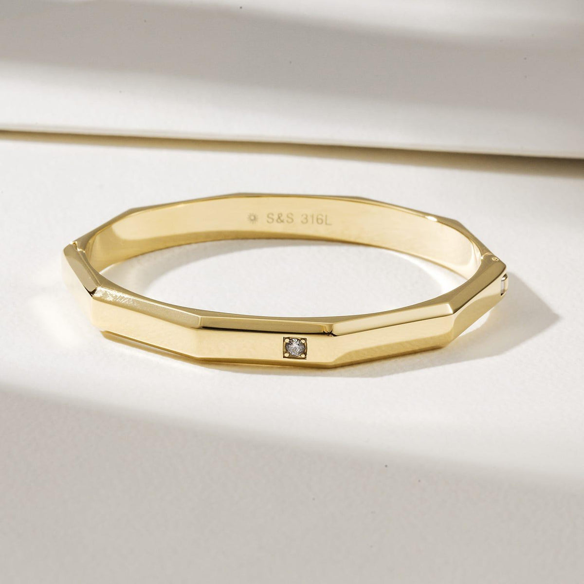 Koe bracelet gold