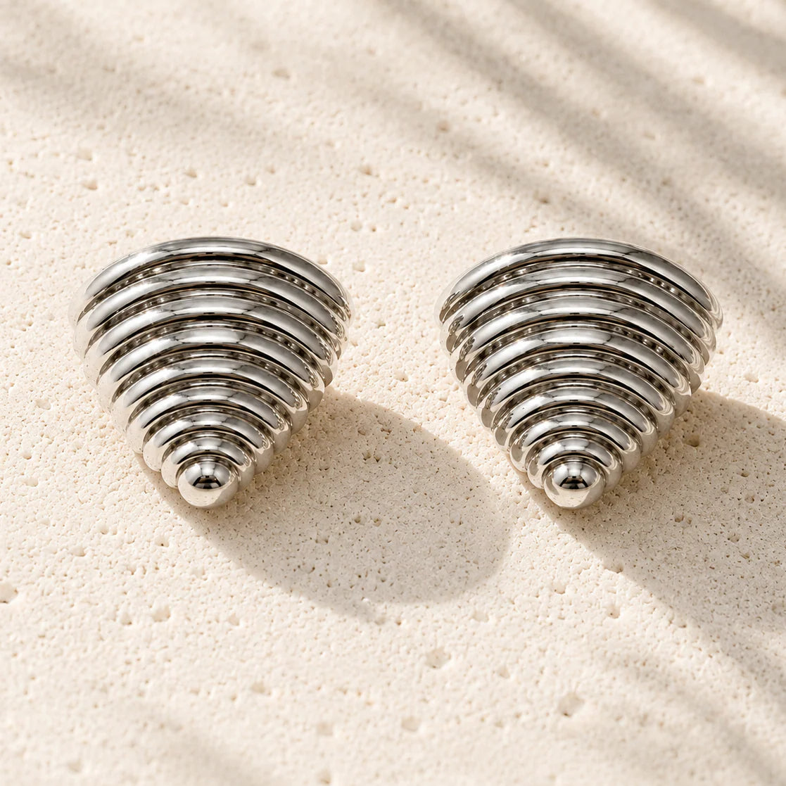 TIDESHELL Earrings -silver- | By Sandra Frometa