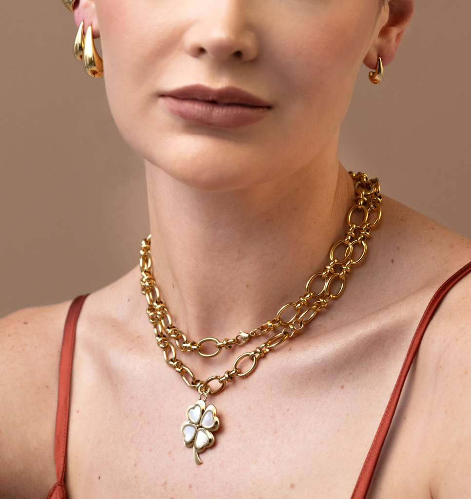 CLEVER CLOVER Mother of Pearl Maxi Chain