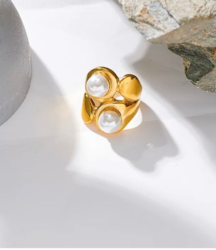 Living Ring