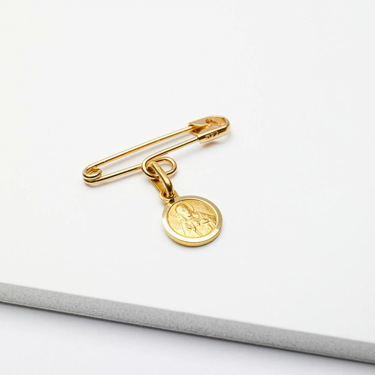 Scapular Baby Pin